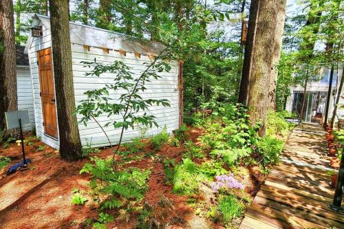 Stabbin Cabin #2 on Grant Island - Worlds Raddest Island