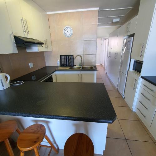 Apartment 14 image 10
