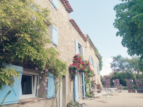 Bastide Provençale Les Mûriers d'Engaspaty