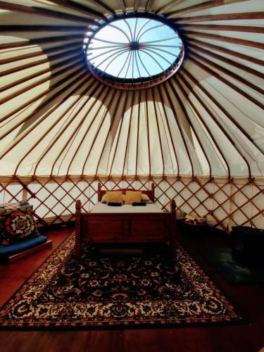 Pohled zvenku, Beautiful Yurt with stunning South Downs views in Graffham