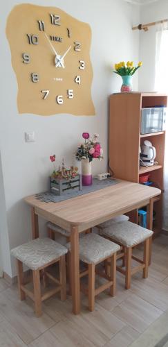 Napfény Apartmanház Balatonberény (Napfeny Apartmanhaz Balatonbereny) in บาลาตันเลลเล