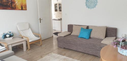 Napfény Apartmanház Balatonberény (Napfeny Apartmanhaz Balatonbereny) in บาลาตันเลลเล