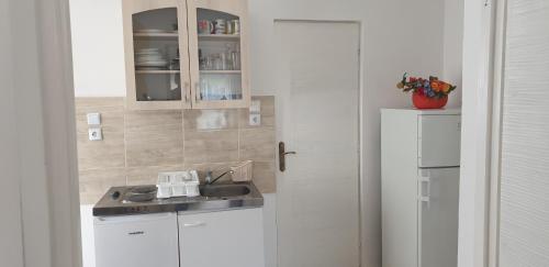 Napfény Apartmanház Balatonberény (Napfeny Apartmanhaz Balatonbereny) in บาลาตันเลลเล
