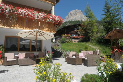 Pension Garden Hotel - image 2