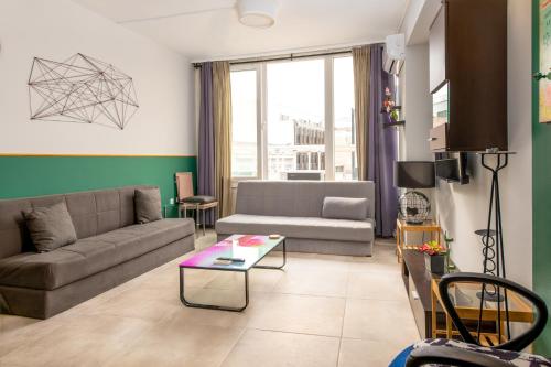 Syntagma metro st. 2 bedrooms 6 pers. flat by MPS