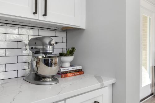 Palmetto Grove Walk to Shem Creek Mins to Dwtn Palmetto Grove Walk to Shem Creek Mins to Dwtn