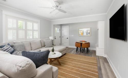 Palmetto Grove Walk to Shem Creek Mins to Dwtn Palmetto Grove Walk to Shem Creek Mins to Dwtn