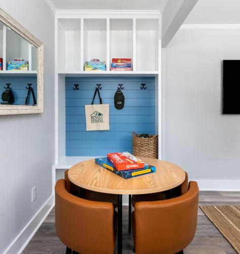 Palmetto Grove Walk to Shem Creek Mins to Dwtn Palmetto Grove Walk to Shem Creek Mins to Dwtn