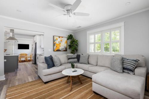 Palmetto Grove Walk to Shem Creek Mins to Dwtn Palmetto Grove Walk to Shem Creek Mins to Dwtn