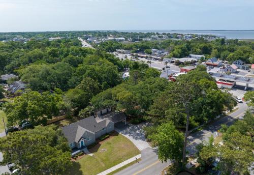 Palmetto Grove Walk to Shem Creek Mins to Dwtn Palmetto Grove Walk to Shem Creek Mins to Dwtn