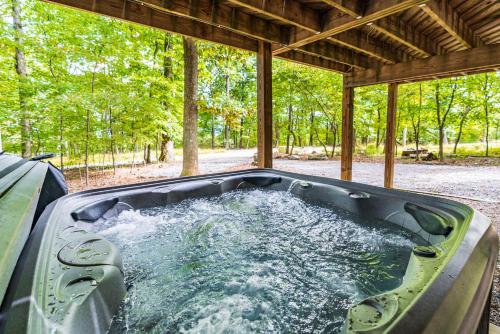 Cabin w Hot Tub, Deck, Firepit & Grill in Berkeley Springs, USA
