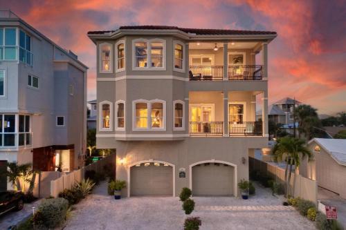 Ocean Vue; By Beachside Management
