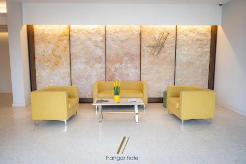 Hangar Hotel – Casapulla, CO