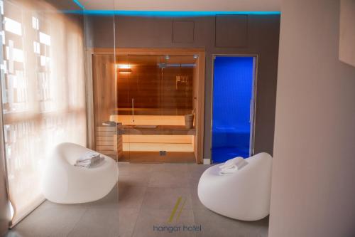 Hangar Hotel – Casapulla, CO