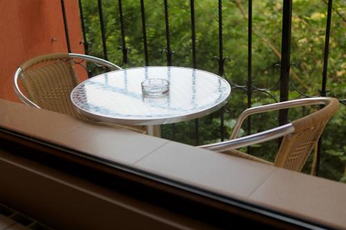 Lucky Hotel - image 5