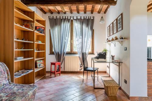  Cozy Green Country House with Garden & Parking in Cascina