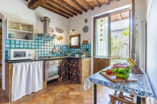  Cozy Green Country House with Garden & Parking in Cascina