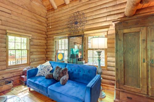 Romantic Ellijay Cabin with Grill and Fire Pit!