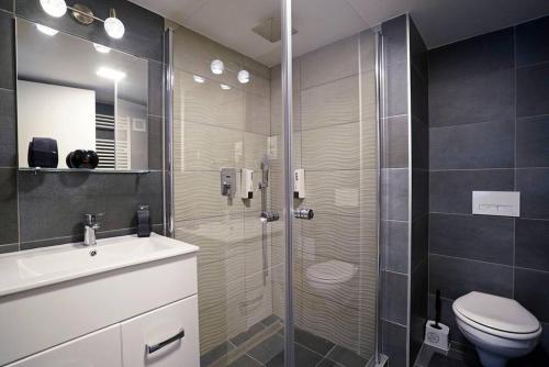 Amber Apartment - image 2