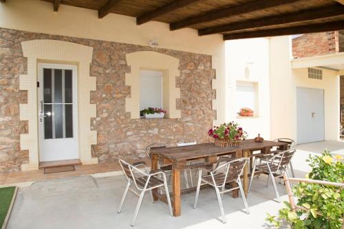 Balcó/terrassa, 3 bedrooms house with enclosed garden and wifi at Camarles 5 km away from the beach in Camarles