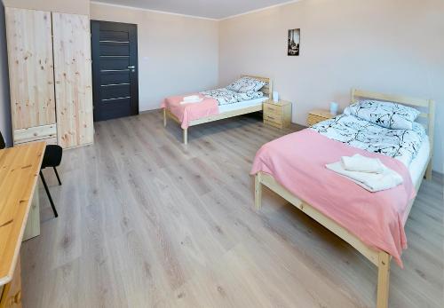 3 twin beds