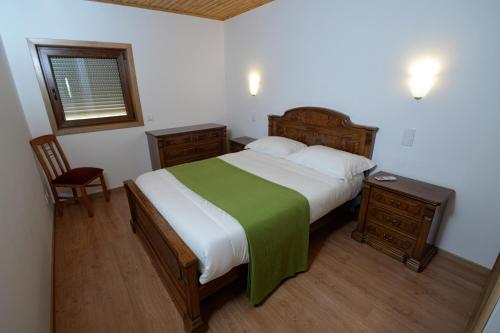 8 bedrooms villa with private pool furnished garden and wifi at Celorico de Basto photo 4