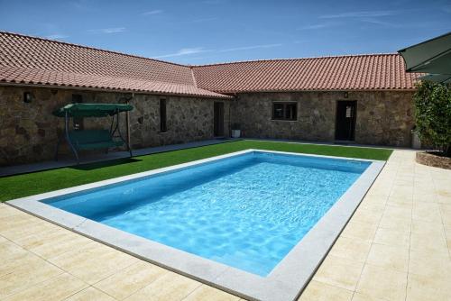 8 bedrooms villa with private pool furnished garden and wifi at Celorico de Basto