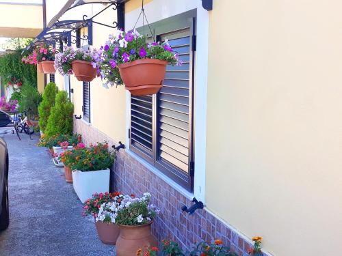 Exterior view, One bedroom house with sea view enclosed garden and wifi at Canosa Sannita in Canosa Sannita