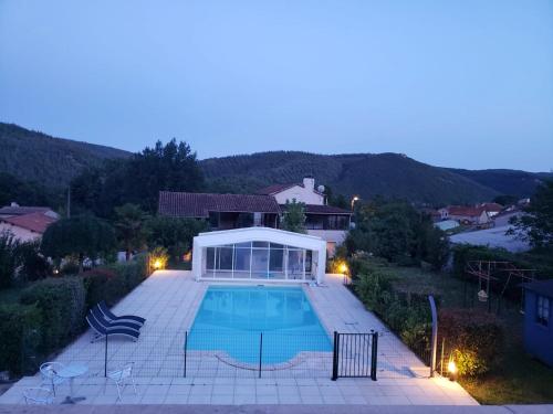 Maison de 2 chambres avec piscine partagee jardin amenage et wifi a Saint Gery
