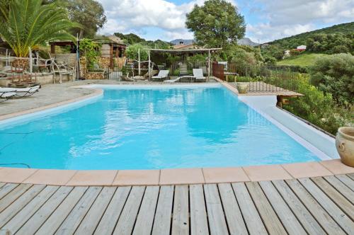 Maison de 2 chambres avec piscine partagee jardin amenage et wifi a Sartene