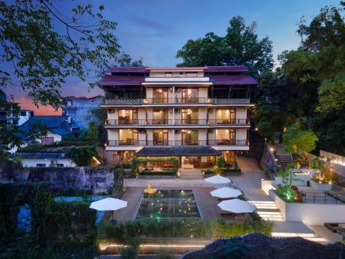Yangshuo River Lodge Hotel