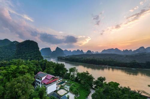 Yangshuo River Lodge Hotel