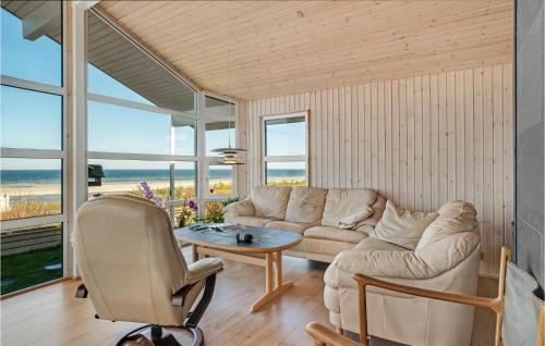  Beautiful Home In Allingåbro With Wifi in Allingåbro