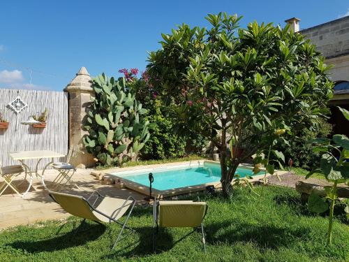 2 bedrooms apartement with shared pool enclosed garden and wifi at Minervino di Lecce 8 km away from the beach
