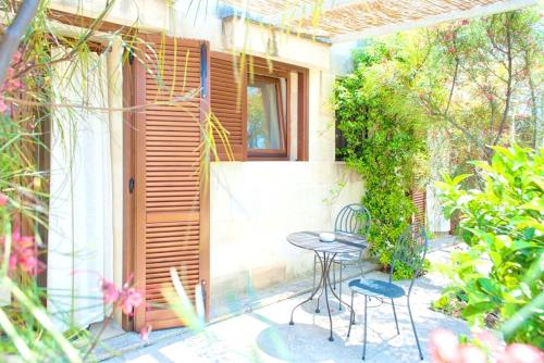 Balcony/terrace, 2 bedrooms appartement with shared pool enclosed garden and wifi at Minervino di Lecce 8 km away fro in Minervino Di Lecce