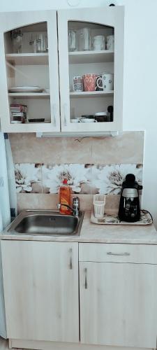 Napfény Apartmanház Balatonberény (Napfeny Apartmanhaz Balatonbereny) in บาลาตันเลลเล