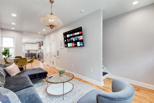 Trendy Fairmount Gem-5 star Location, Roof Deck, PARKING, GR8 for FAMILIES in Philadelphia, USA