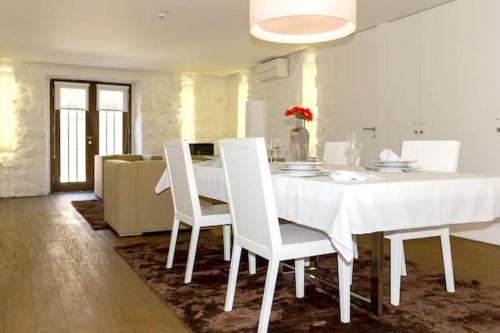  One bedroom house with terrace and wifi at Riba de Mouro in Riba de Mouro