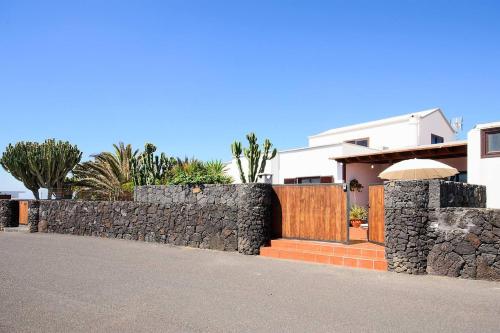 2 bedrooms villa with private pool enclosed garden and wifi at Tahiche 6 km away from the beach