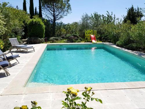 Villa de 5 chambres avec piscine privee jardin clos et wifi a Seguret