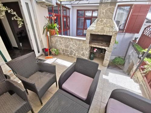 3 bedrooms appartement with furnished terrace and wifi at Pula 3 km away from the beach