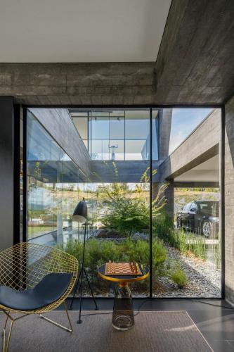 Casa dos Sobreiros by LovelyStay in อาร์โนยา