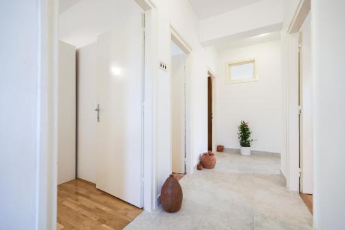 3 bedroom apartment for 5 people - image 5