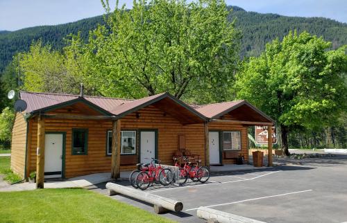 Beargrass Lodging & RV Resort