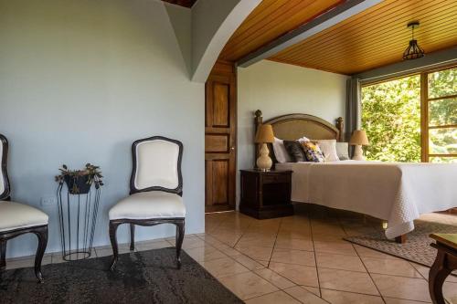 Gateway to Paradise in Tilaran