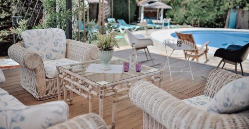 Boutique Hotel Rancho Los Lobos - main image