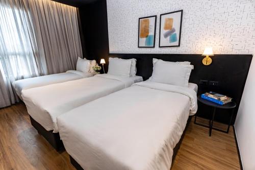 Standard Triple Room - 3 Single Beds image 3