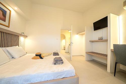 Superior One-Bedroom Apartment with Sea View ( 2 Adults + 2 children) image 8