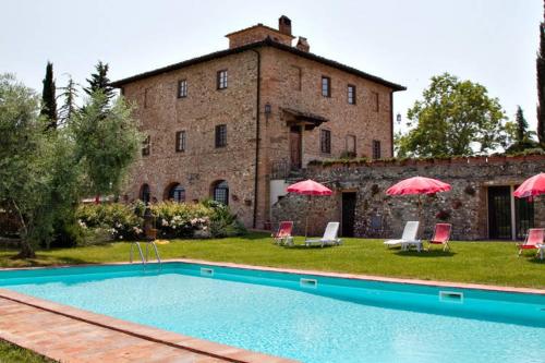 Cottage in Tavarnelle val di Pesa with Pool and Garden