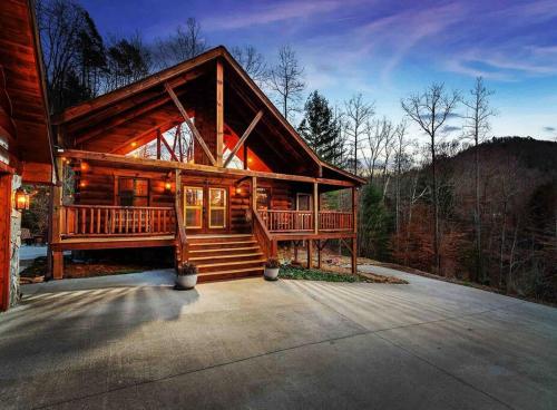 Fully Stocked Cabin Retreat w/ Game Room & Pond!